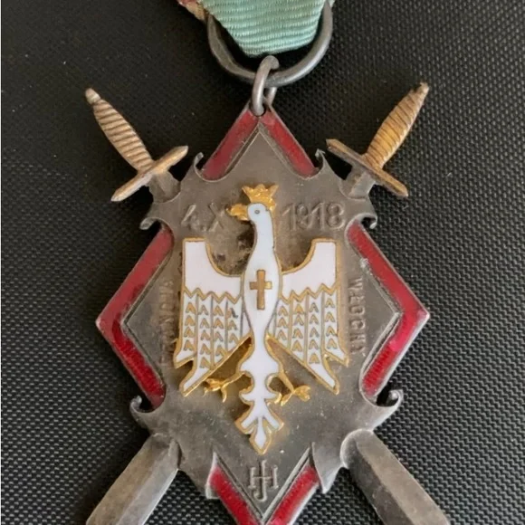 Vintage brooch medal 1918 military medal France vintage brooch